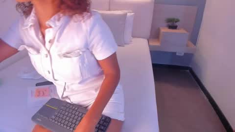 Selena online show from November 7, 2025, 10:59 am