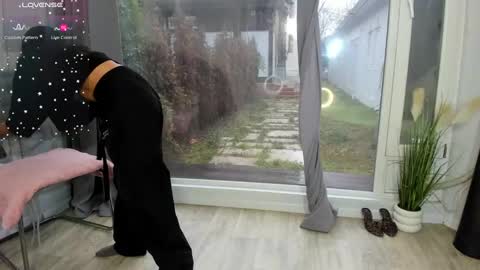 Snapshot of selena_reeves chatting on December 27, 2024, 8:24 am Selena online show from December 27, 2024, 8:24 am