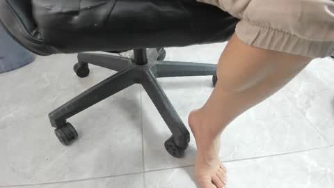 Snapshot of selena_robertss_ chatting on October 14, 2025, 2:51 pm selena roberts online show from October 14, 2025, 2:51 pm