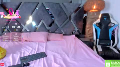 selene__lopez_ online show from September 24, 2025, 8:23 pm