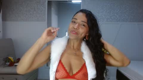 Snapshot of selene_bubble chatting on March 12, 2026, 2:34 pm Selene online show from March 12, 2026, 2:34 pm