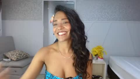 Snapshot of selene_bubble chatting on March 16, 2026, 2:21 pm Selene online show from March 16, 2026, 2:21 pm