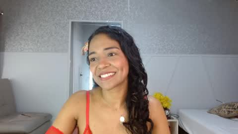 Snapshot of selene_bubble chatting on April 6, 2026, 2:29 pm Selene online show from April 6, 2026, 2:29 pm