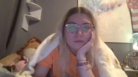 Snapshot of selenebaby chatting on January 20, 2025, 9:24 am Selene online show from January 20, 2025, 9:24 am