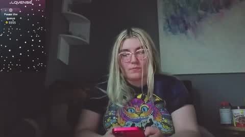 Selene online show from April 15, 2026, 11:27 pm