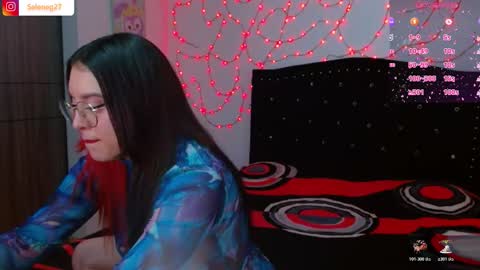 Selene G  online show from December 5, 2025, 7:28 am