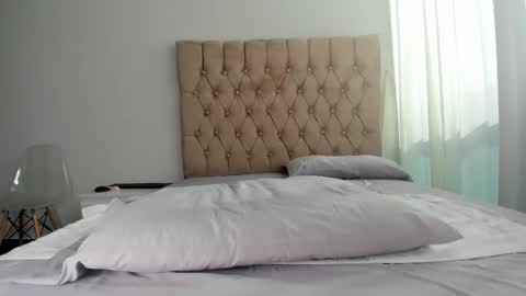 Snapshot of selenemakris chatting on September 15, 2025, 1:11 pm Selene online show from September 15, 2025, 1:11 pm