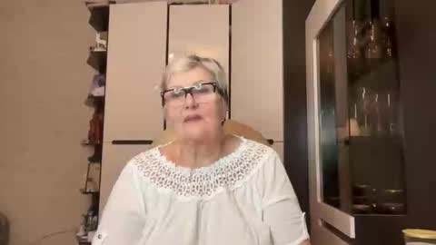 Selenna online show from March 14, 2026, 8:25 pm