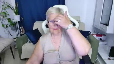 Selenna online show from May 8, 2026, 5:07 pm