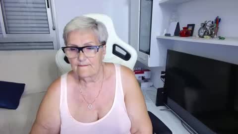 Selenna online show from May 11, 2026, 5:43 pm