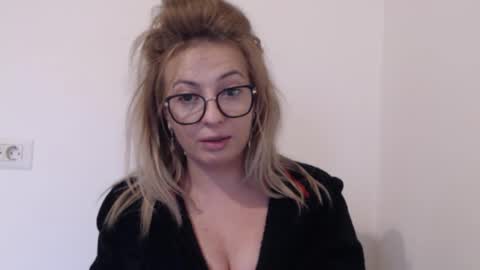 Selenna online show from October 6, 2025, 12:35 pm