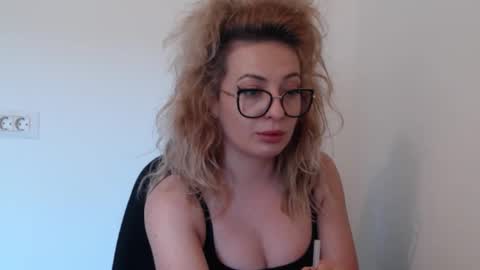 Selenna online show from October 30, 2025, 11:44 am