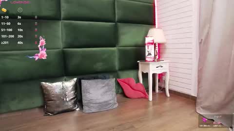 Selen online show from September 22, 2025, 4:03 am