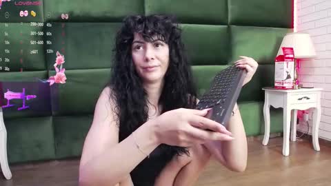 Selen online show from September 28, 2025, 4:07 am