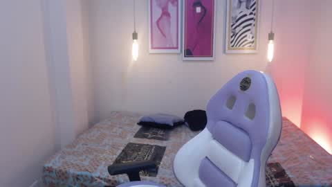Snapshot of seleny_fitness chatting on February 6, 2025, 1:21 pm Mayte online show from February 6, 2025, 1:21 pm