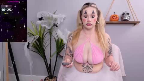 Snapshot of selina_thick chatting on November 1, 2025, 2:46 am Selina Mae online show from November 1, 2025, 2:46 am