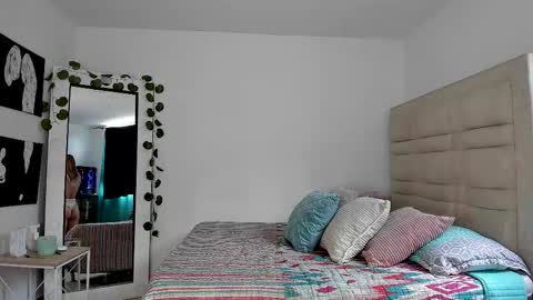 Snapshot of selyn_ chatting on January 10, 2026, 3:36 pm Selyn online show from January 10, 2026, 3:36 pm