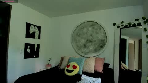 Selyn online show from April 3, 2026, 4:16 pm