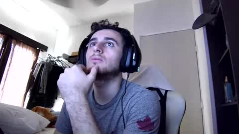 Snapshot of senitzzu chatting on February 1, 2025, 8:26 pm PAJACONTROL online show from February 1, 2025, 8:26 pm