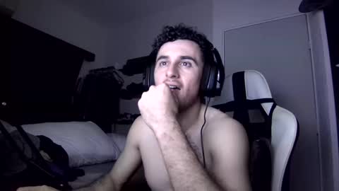 Snapshot of senitzzu chatting on February 22, 2025, 5:44 am PAJACONTROL online show from February 22, 2025, 5:44 am