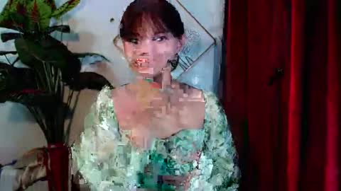 sensational_yeng online show from October 23, 2025, 2:27 pm