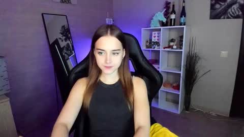 Snapshot of sensual_amy_ chatting on October 2, 2025, 8:43 am Emily online show from October 2, 2025, 8:43 am