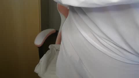 Snapshot of sensual_cris chatting on April 23, 2026, 12:51 pm CRIS online show from April 23, 2026, 12:51 pm