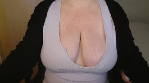 Snapshot of sensual_cris chatting on May 16, 2026, 7:27 am CRIS online show from May 16, 2026, 7:27 am