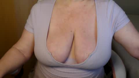 Snapshot of sensual_cris chatting on May 25, 2026, 8:09 am CRIS online show from May 25, 2026, 8:09 am