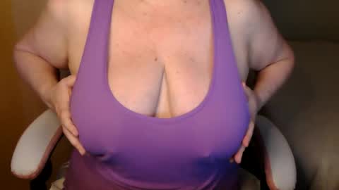 Snapshot of sensual_cris chatting on June 9, 2026, 5:08 am CRIS online show from June 9, 2026, 5:08 am