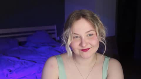 Snapshot of sensual_girrrl chatting on June 11, 2026, 12:32 am Ilona online show from June 11, 2026, 12:32 am
