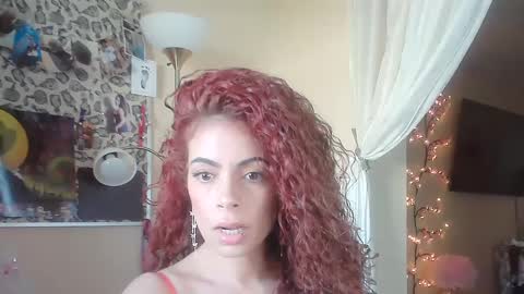Snapshot of sensual_paradise_ chatting on February 9, 2025, 7:41 pm V online show from February 9, 2025, 7:41 pm