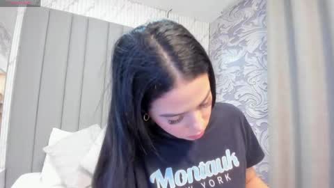 Sophie     online show from April 14, 2026, 10:21 am