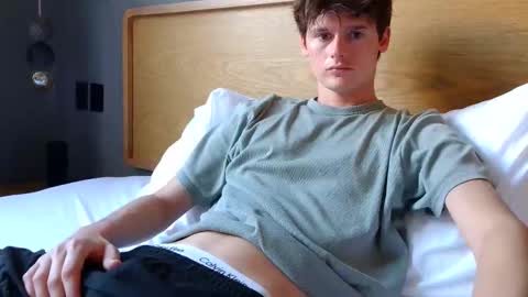 Snapshot of sensualalien chatting on February 24, 2026, 10:52 pm Cam online show from February 24, 2026, 10:52 pm