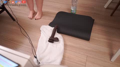 Snapshot of serareads chatting on October 11, 2025, 3:43 pm SeraReads online show from October 11, 2025, 3:43 pm