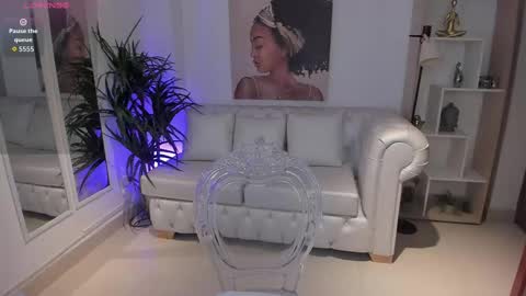 serena___ online show from September 25, 2025, 3:21 am