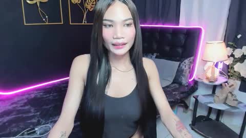 Snapshot of serena_harper chatting on November 6, 2025, 1:39 am RED HARPER online show from November 6, 2025, 1:39 am