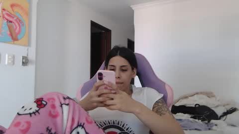 Snapshot of serenaroussee chatting on April 30, 2026, 6:14 pm sararoussee online show from April 30, 2026, 6:14 pm