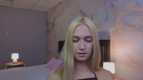 Snapshot of serenastile chatting on May 27, 2026, 10:23 am SerenaStile online show from May 27, 2026, 10:23 am