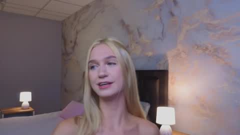 Snapshot of serenastile chatting on May 28, 2026, 10:23 am SerenaStile online show from May 28, 2026, 10:23 am