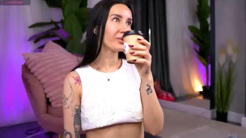 Snapshot of serenavelour chatting on October 20, 2025, 10:16 am Serena online show from October 20, 2025, 10:16 am