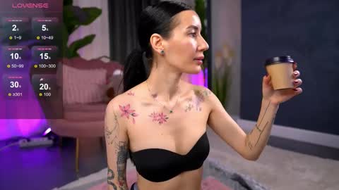 Snapshot of serenavelour chatting on October 24, 2025, 10:11 am Serena online show from October 24, 2025, 10:11 am