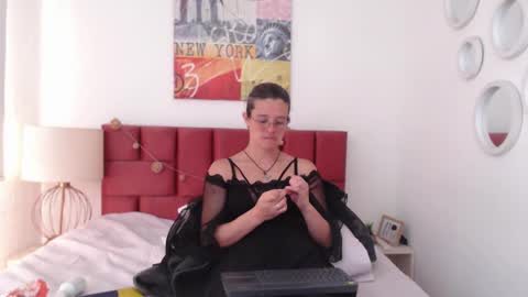 sereneclarks_ online show from January 13, 2025, 3:26 pm