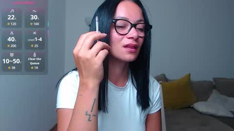 Snapshot of serenesophi chatting on October 3, 2025, 2:52 am SereneSophi online show from October 3, 2025, 2:52 am