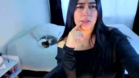 Snapshot of serenna_se chatting on October 17, 2025, 9:17 pm Serenna Cruz online show from October 17, 2025, 9:17 pm