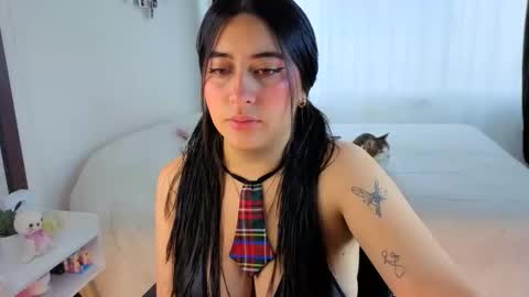 Snapshot of serenna_se chatting on October 31, 2025, 2:18 pm Serenna Cruz online show from October 31, 2025, 2:18 pm