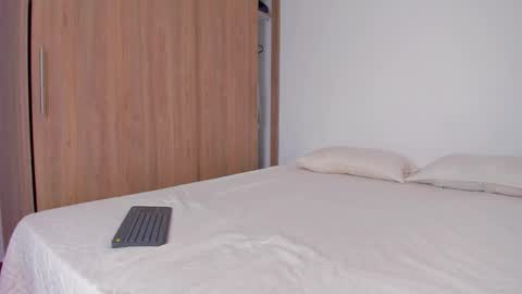 Snapshot of serge_7 chatting on October 16, 2025, 5:03 pm Serge online show from October 16, 2025, 5:03 pm