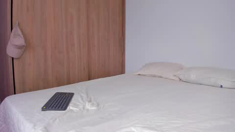 Snapshot of serge_7 chatting on October 19, 2025, 6:41 pm Serge online show from October 19, 2025, 6:41 pm