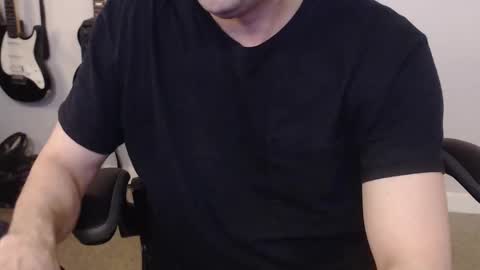 Snapshot of sergiovalenti chatting on May 9, 2026, 11:10 pm sergiovalenti online show from May 9, 2026, 11:10 pm