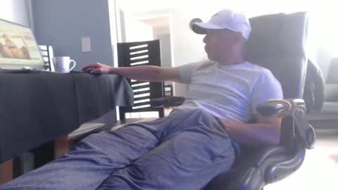 Snapshot of serioyhetero19 chatting on February 20, 2025, 7:41 pm hetero serio discreto online show from February 20, 2025, 7:41 pm